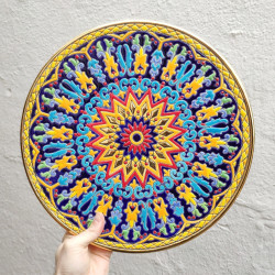 Plato "Arte" - 36 cm. -