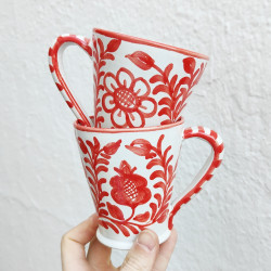 Set de deux mugs - 10,5 cm.