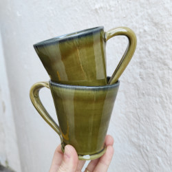 Set de deux mugs - 10,5 cm.