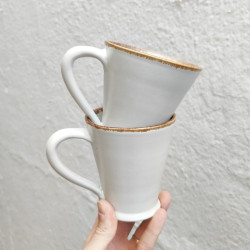 Set de deux mugs - 10,5 cm.