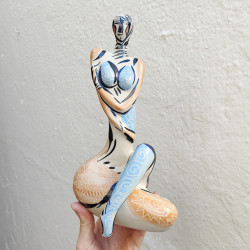 Pièce "Yoga" - 28 cm. -