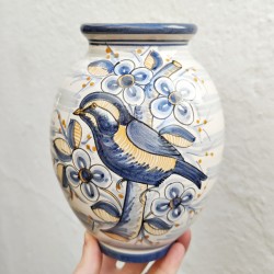 Ceramic vase 20 cm.